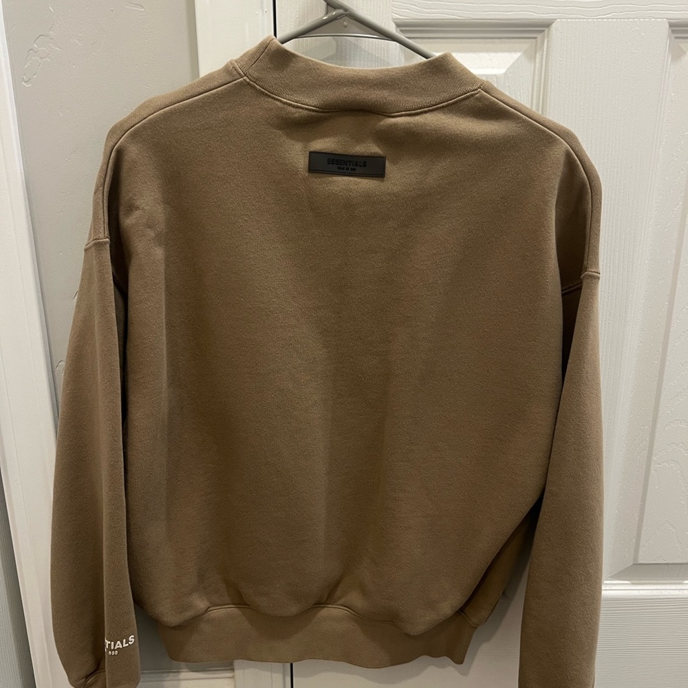 Essentials - Picture 6 of 6